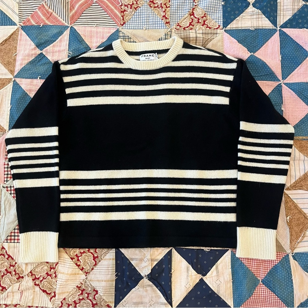 Size Small Frame Bone & Noir Cashmere Black and White Striped Sweater